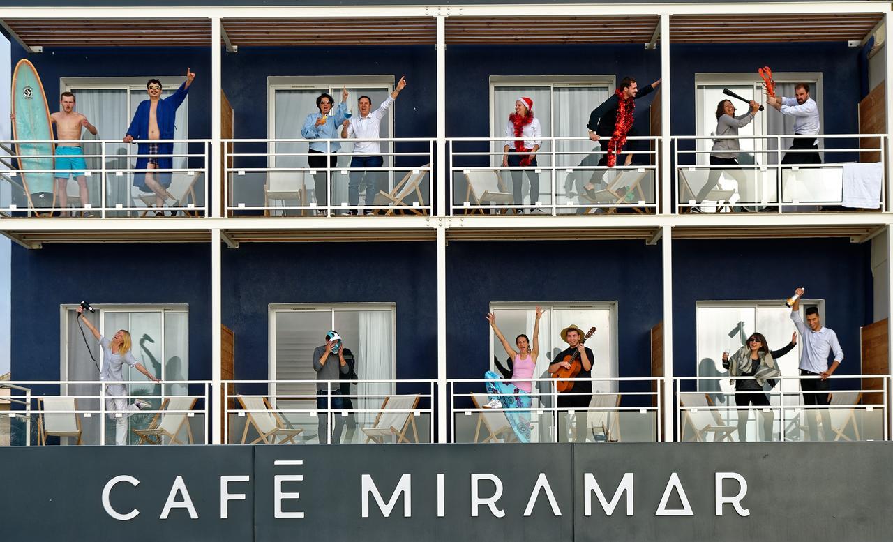 Hotel Cafe Miramar 勒格罗-迪鲁瓦 外观 照片